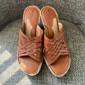Born Leather drilles Huarache style Size 8 Wedge